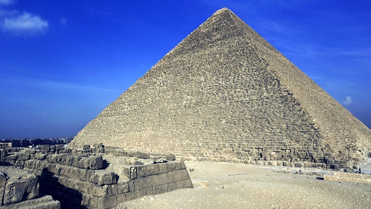 Cheopsova pyramida je největší pyramidou v Egyptě